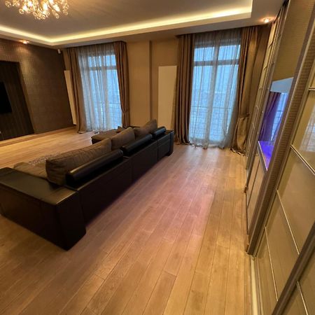 Apartment On Arkhipenka With Panorama View リヴィウ エクステリア 写真