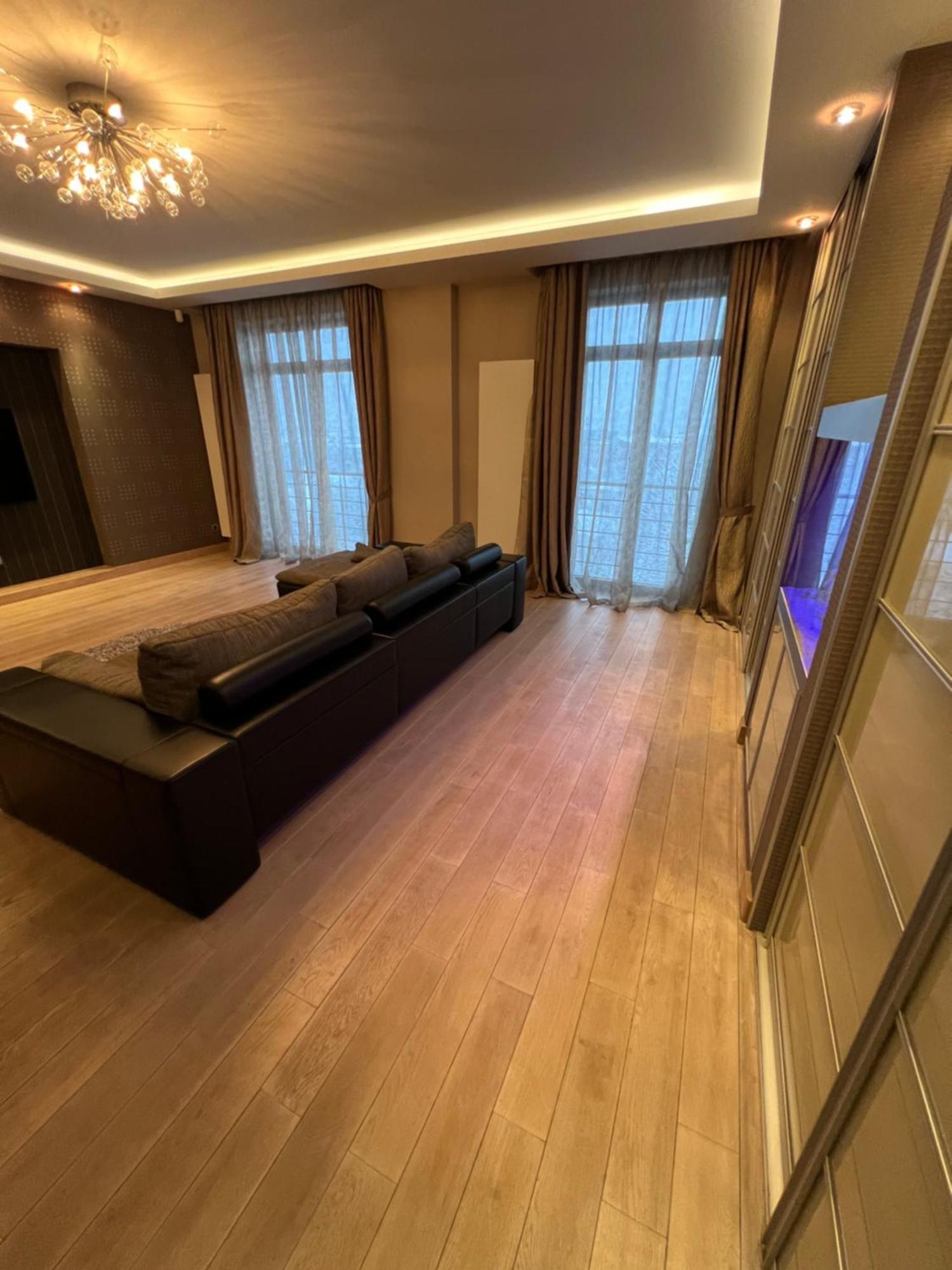 Apartment On Arkhipenka With Panorama View リヴィウ エクステリア 写真
