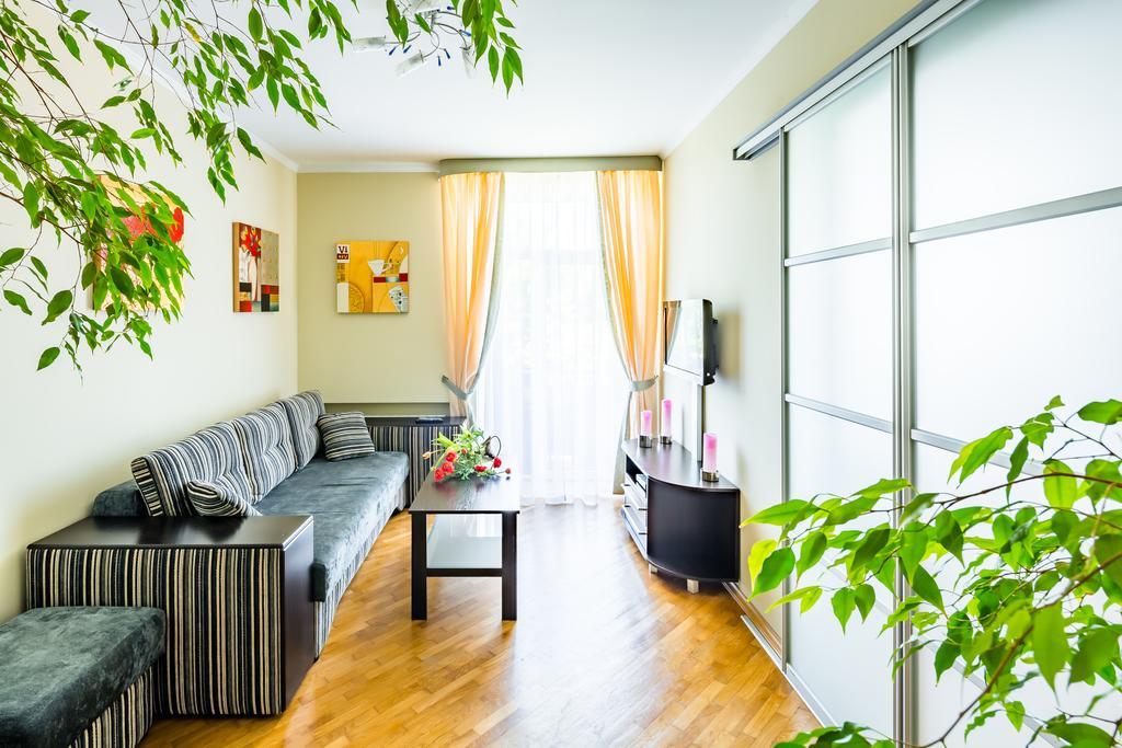 Apartment On Arkhipenka With Panorama View リヴィウ エクステリア 写真