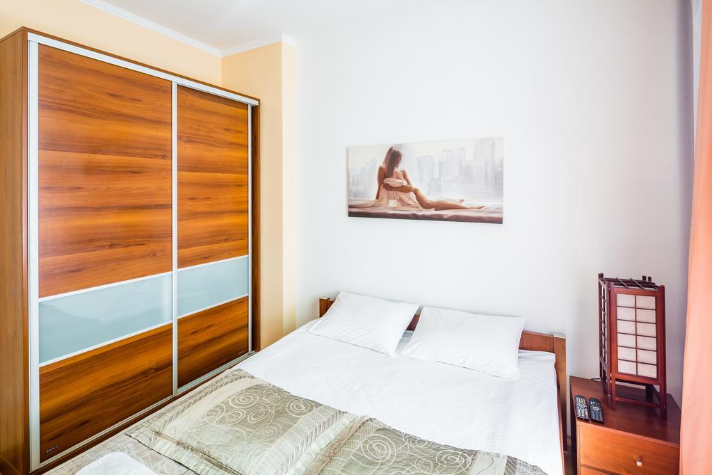Apartment On Arkhipenka With Panorama View リヴィウ エクステリア 写真