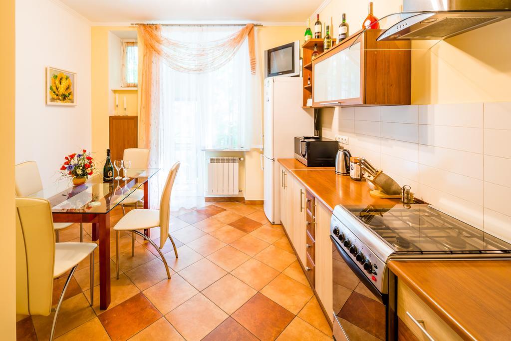 Apartment On Arkhipenka With Panorama View リヴィウ エクステリア 写真