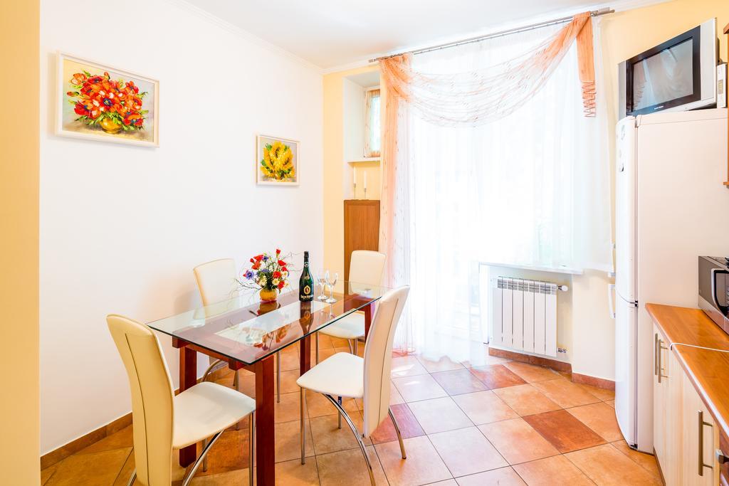Apartment On Arkhipenka With Panorama View リヴィウ エクステリア 写真