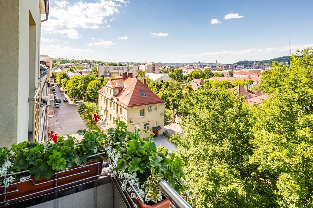Apartment On Arkhipenka With Panorama View リヴィウ エクステリア 写真
