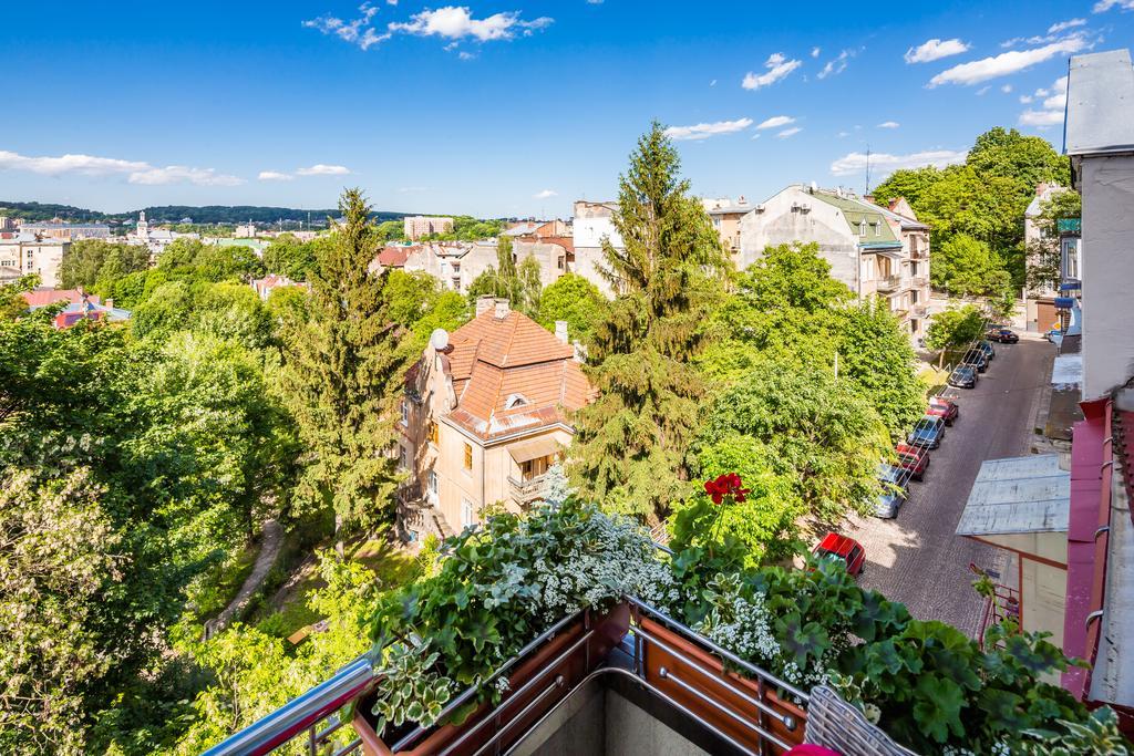 Apartment On Arkhipenka With Panorama View リヴィウ エクステリア 写真