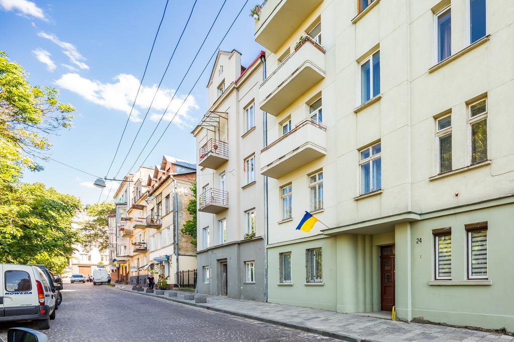 Apartment On Arkhipenka With Panorama View リヴィウ エクステリア 写真